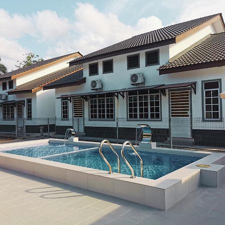 Nazza Homestay Besut With Swimming Pool Near Jetty To Perhentian Kampung Raja ภายนอก รูปภาพ